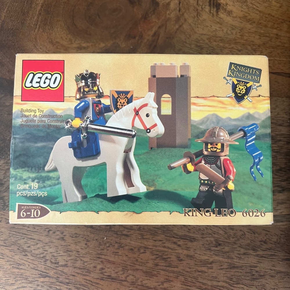 LEGO Building Set Multi Knights Kingdom King Leo 6026 Vintage 2000
